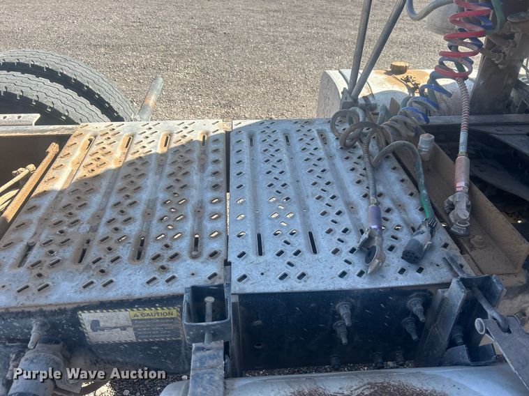 image for item DP6129 2014 Mack CXU613 semi truck