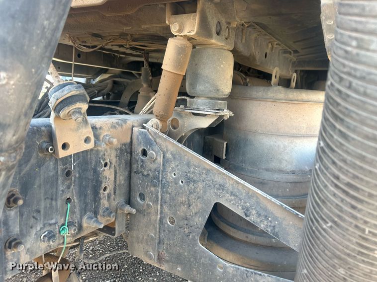 image for item DP6129 2014 Mack CXU613 semi truck