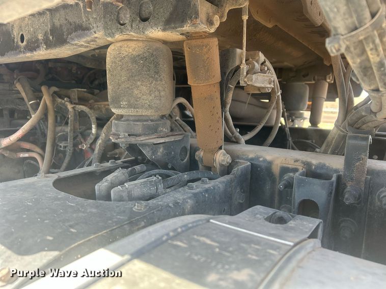 image for item DP6129 2014 Mack CXU613 semi truck