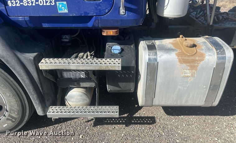 image for item DP6129 2014 Mack CXU613 semi truck