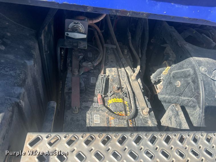 image for item DP6129 2014 Mack CXU613 semi truck