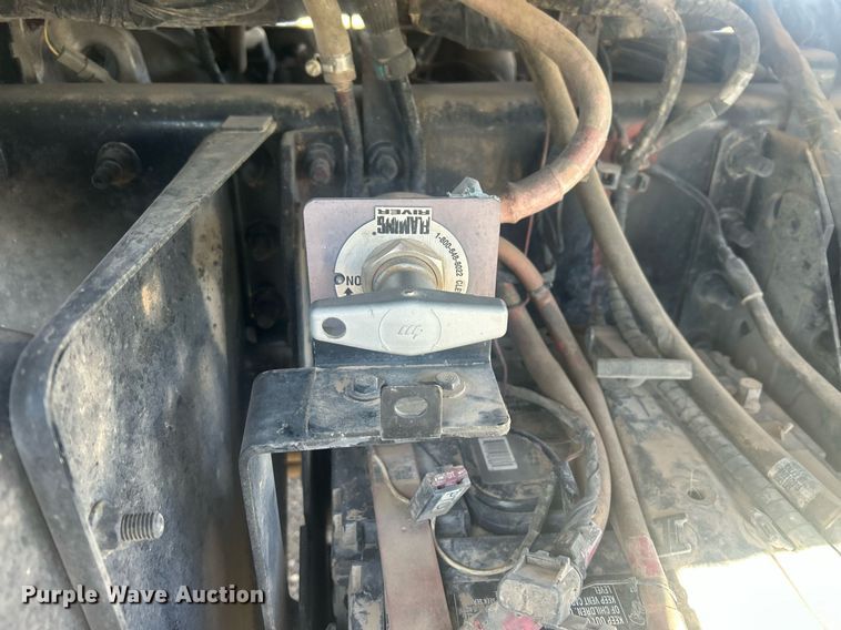 image for item DP6129 2014 Mack CXU613 semi truck