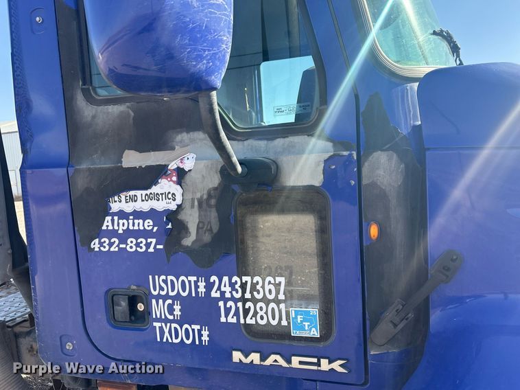 image for item DP6129 2014 Mack CXU613 semi truck