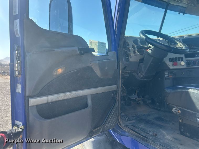 image for item DP6129 2014 Mack CXU613 semi truck