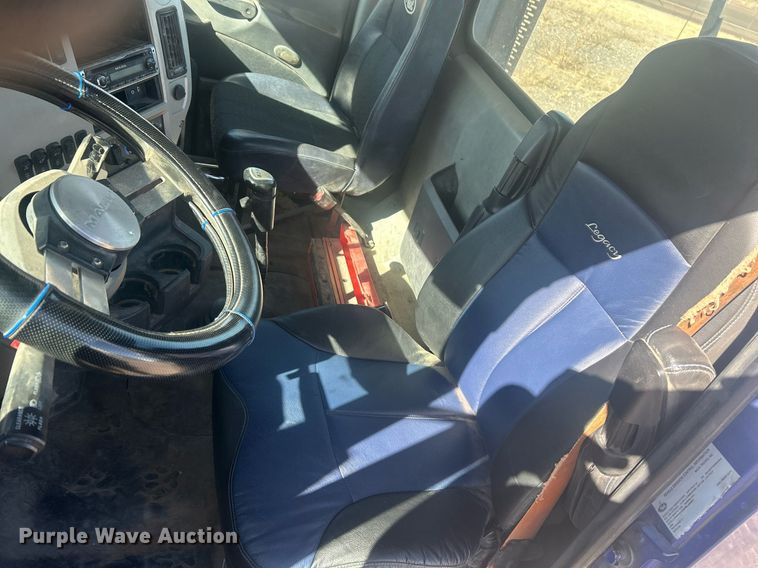 image for item DP6129 2014 Mack CXU613 semi truck