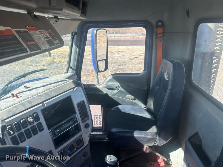 image for item DP6129 2014 Mack CXU613 semi truck