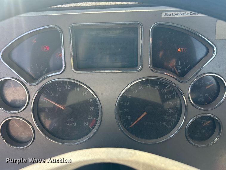 image for item DP6129 2014 Mack CXU613 semi truck