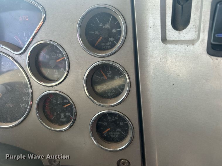 image for item DP6129 2014 Mack CXU613 semi truck