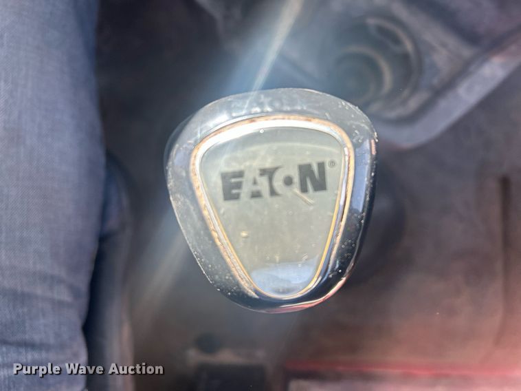 image for item DP6129 2014 Mack CXU613 semi truck