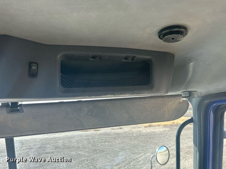 image for item DP6129 2014 Mack CXU613 semi truck