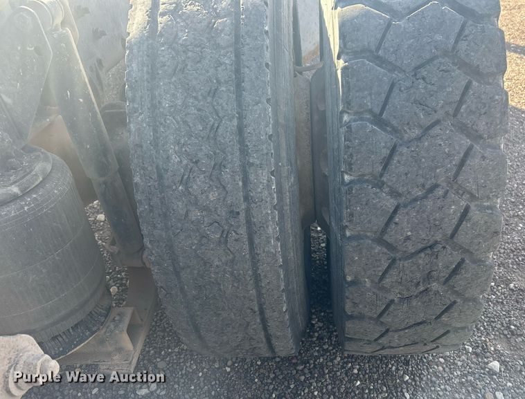 image for item DP6129 2014 Mack CXU613 semi truck