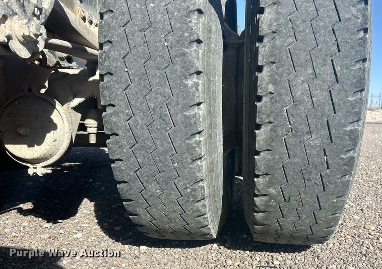 image for item DP6129 2014 Mack CXU613 semi truck