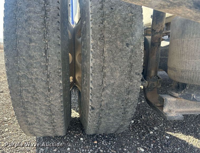 image for item DP6129 2014 Mack CXU613 semi truck