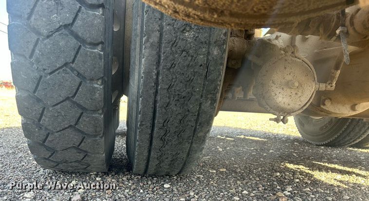 image for item DP6129 2014 Mack CXU613 semi truck