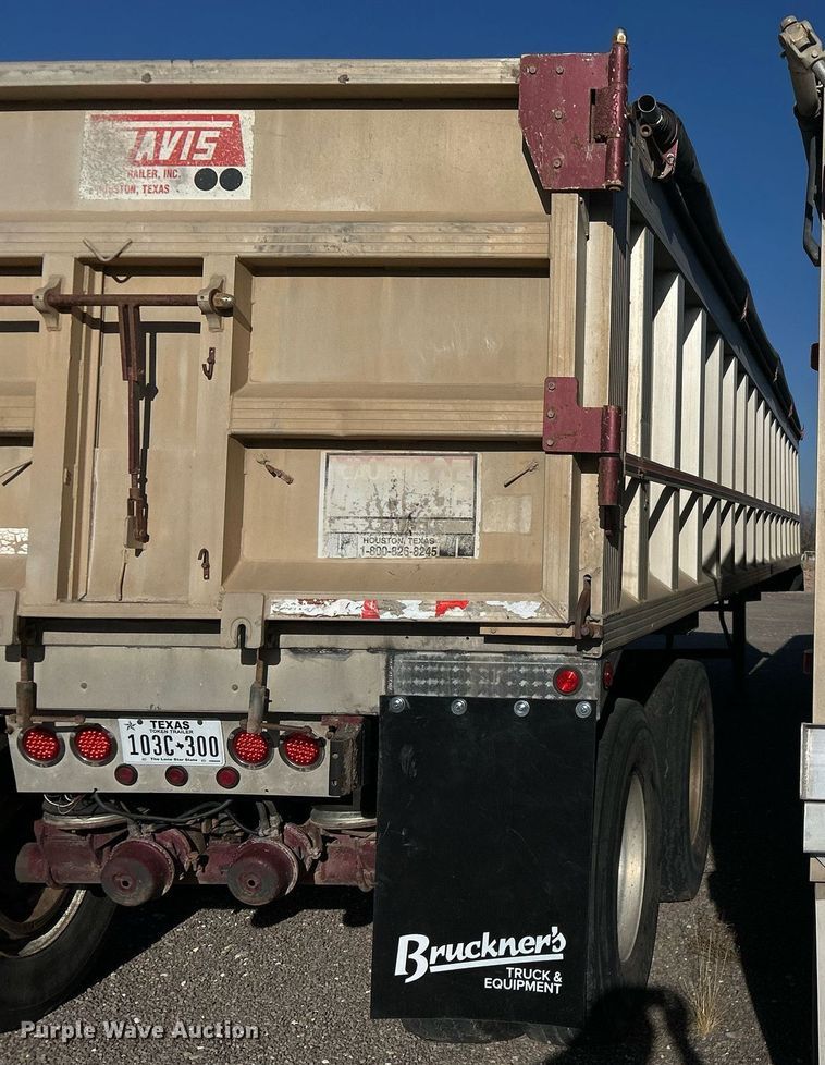 image for item DP6130 1990 Travis end dump trailer