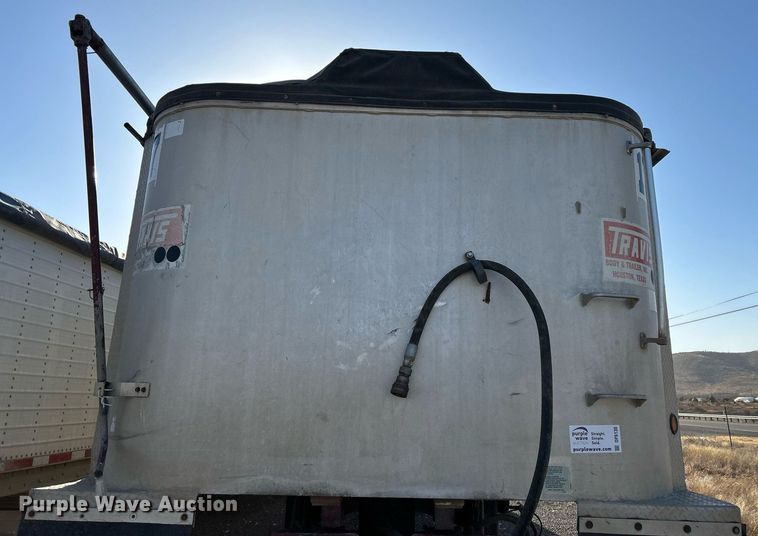 image for item DP6130 1990 Travis end dump trailer