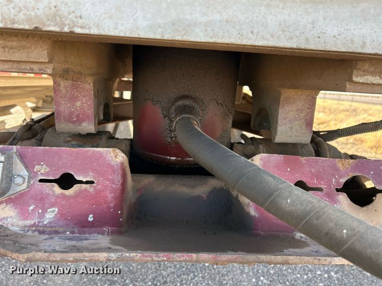 image for item DP6130 1990 Travis end dump trailer