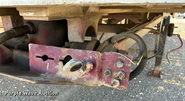 image for item DP6130 1990 Travis end dump trailer