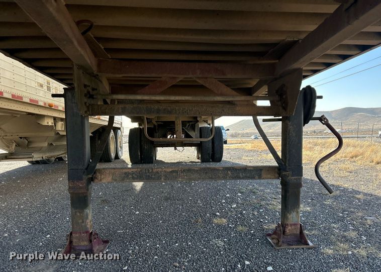 image for item DP6130 1990 Travis end dump trailer