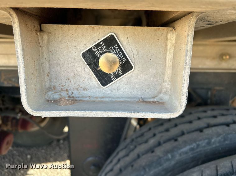 image for item DP6130 1990 Travis end dump trailer