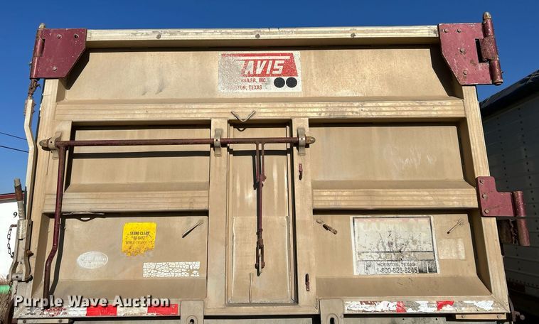 image for item DP6130 1990 Travis end dump trailer