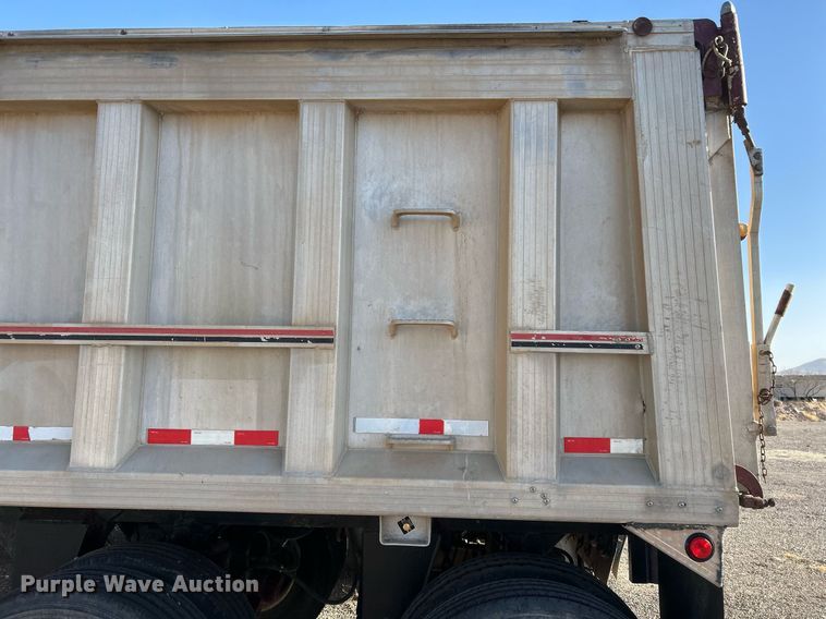 image for item DP6130 1990 Travis end dump trailer