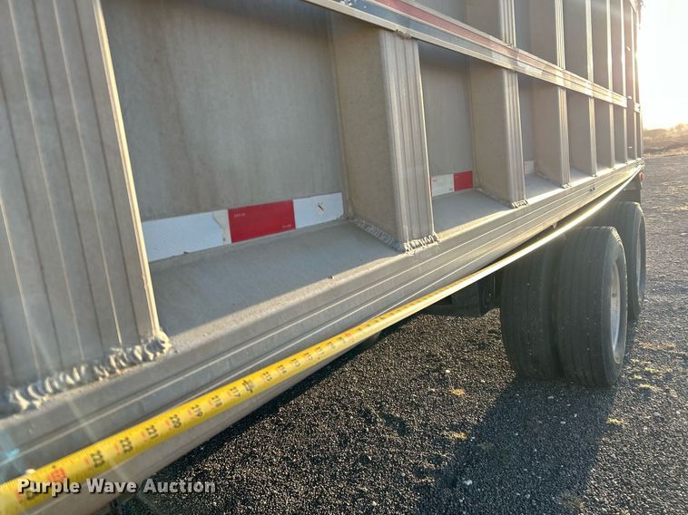 image for item DP6130 1990 Travis end dump trailer