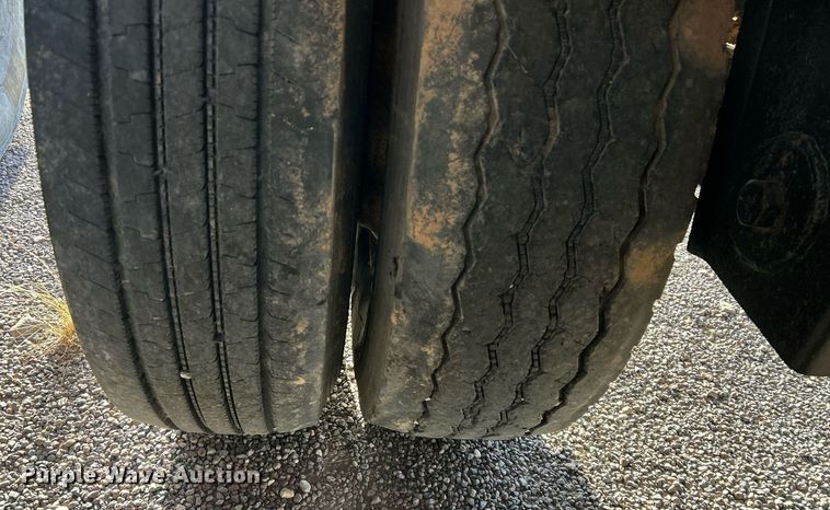 image for item DP6130 1990 Travis end dump trailer