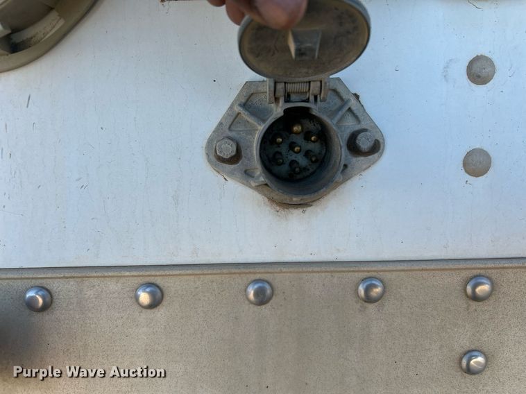 image for item DP6131 2007 Wilson DWH-501C grain trailer