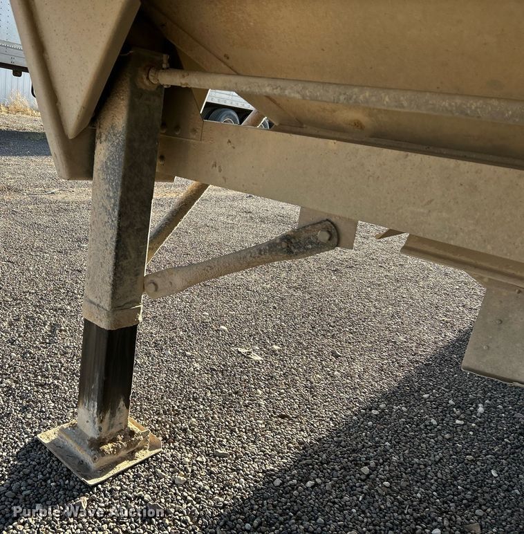 image for item DP6131 2007 Wilson DWH-501C grain trailer