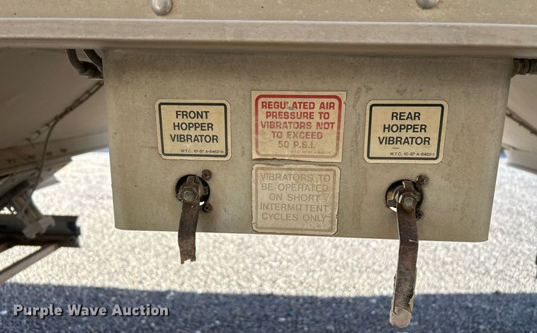 image for item DP6131 2007 Wilson DWH-501C grain trailer