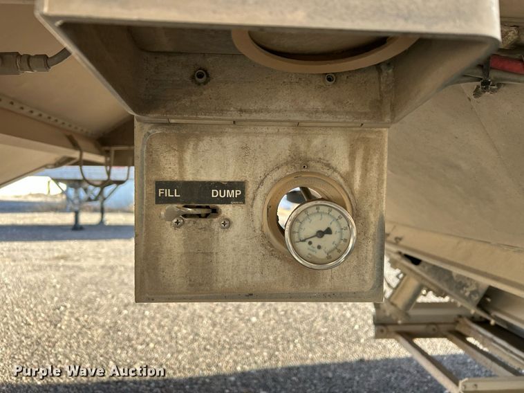 image for item DP6131 2007 Wilson DWH-501C grain trailer