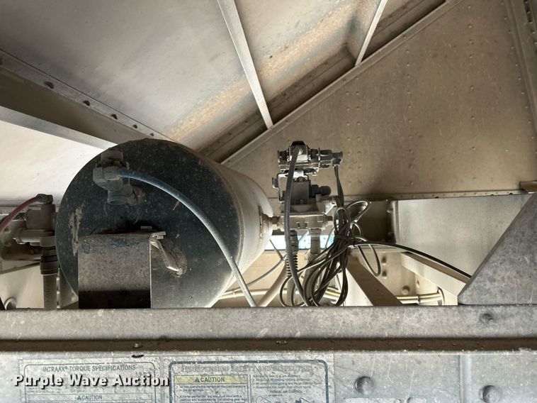 image for item DP6131 2007 Wilson DWH-501C grain trailer