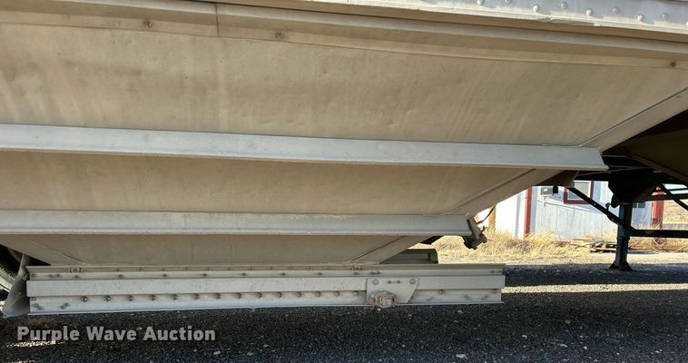 image for item DP6131 2007 Wilson DWH-501C grain trailer