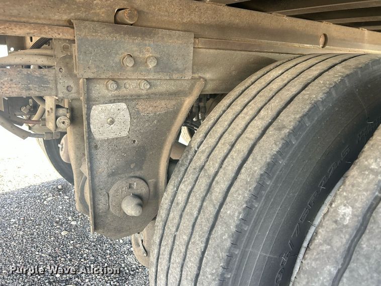 image for item DP6132 1993 Fruehauf dry van trailer