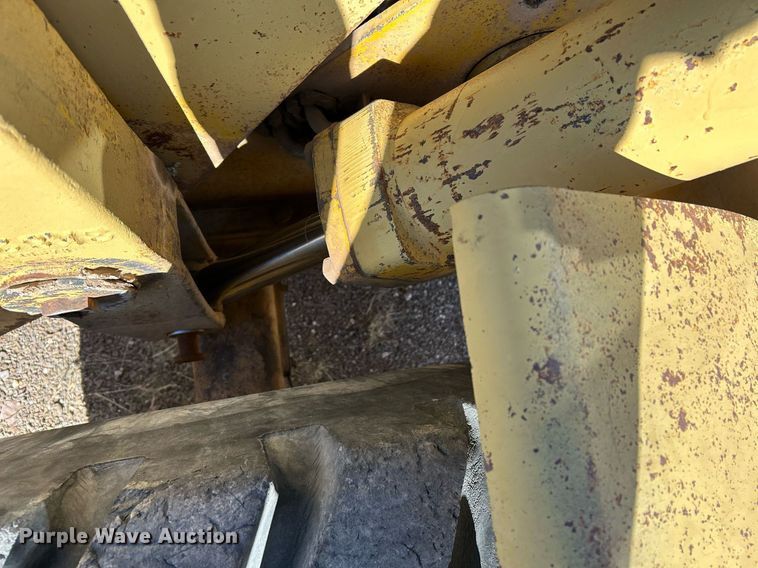 image for item DP6133 1970 Caterpillar 950 wheel loader