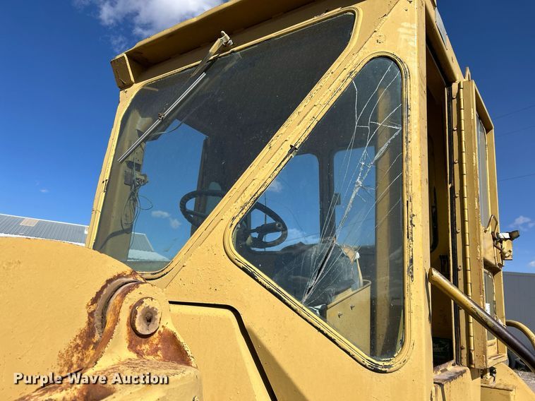 image for item DP6133 1970 Caterpillar 950 wheel loader