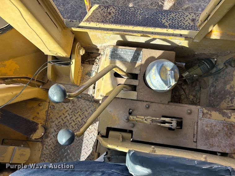 image for item DP6133 1970 Caterpillar 950 wheel loader