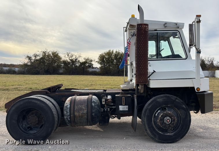 image for item DS2546 1997 Capacity TJ5000 yard truck