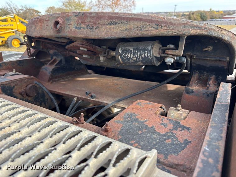 image for item DS2546 1997 Capacity TJ5000 yard truck