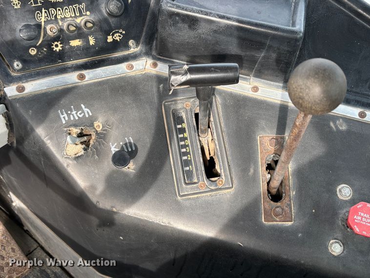 image for item DS2546 1997 Capacity TJ5000 yard truck