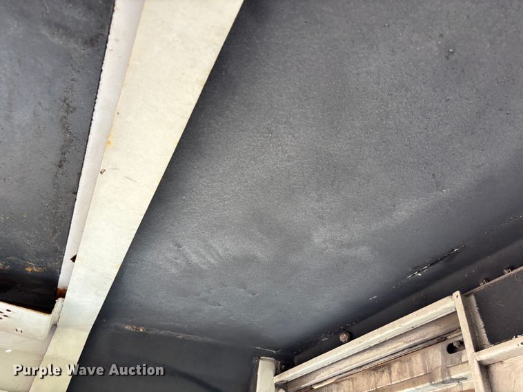 image for item DS2546 1997 Capacity TJ5000 yard truck