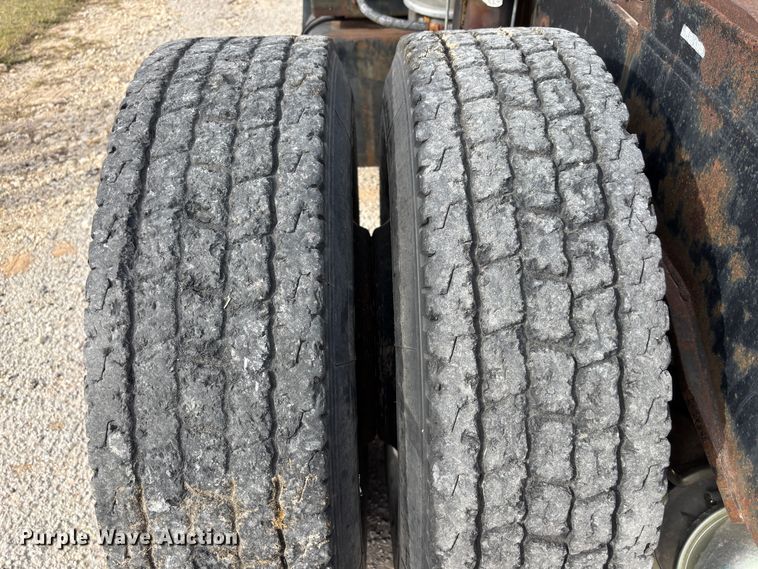 image for item DS2546 1997 Capacity TJ5000 yard truck