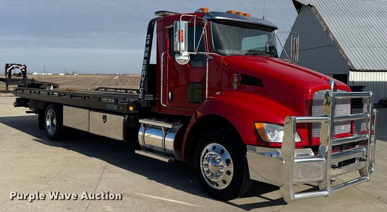 image for item DT0521 2018 Kenworth T270 rollback truck