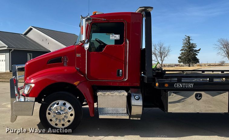 image for item DT0521 2018 Kenworth T270 rollback truck