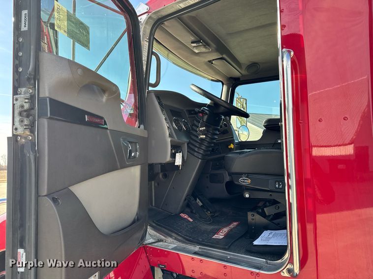 image for item DT0521 2018 Kenworth T270 rollback truck