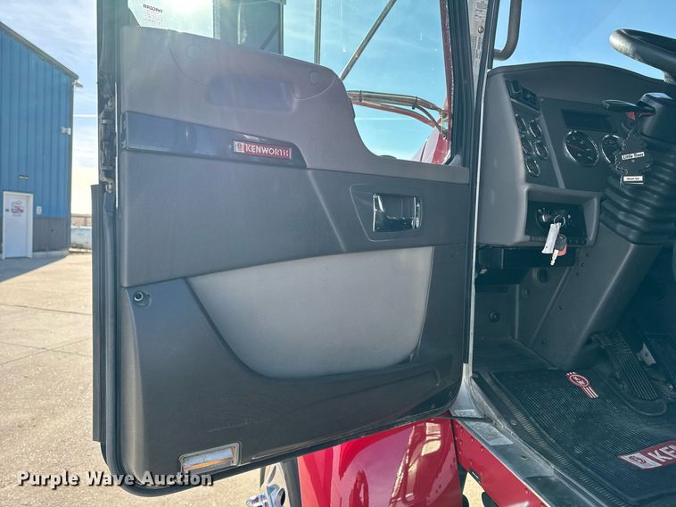 image for item DT0521 2018 Kenworth T270 rollback truck