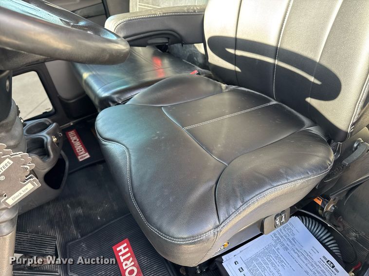 image for item DT0521 2018 Kenworth T270 rollback truck