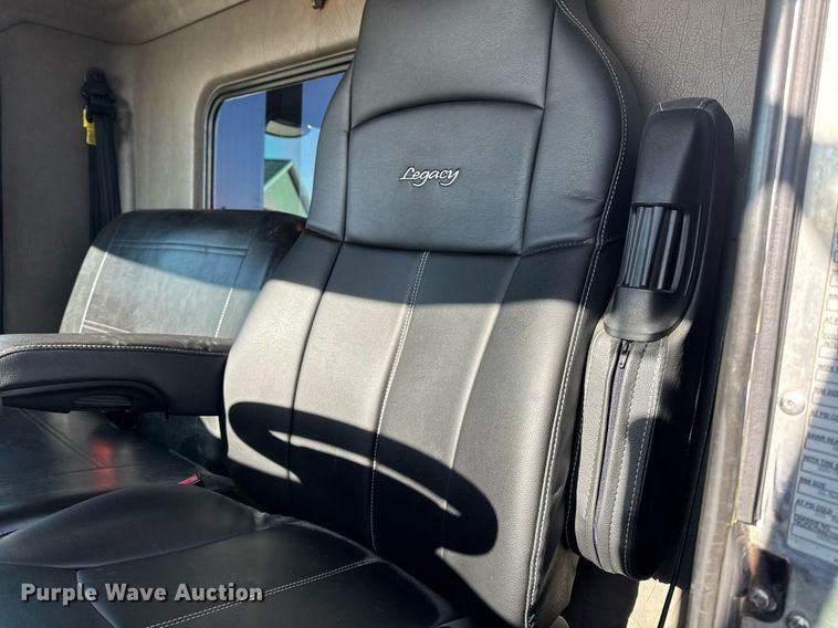 image for item DT0521 2018 Kenworth T270 rollback truck