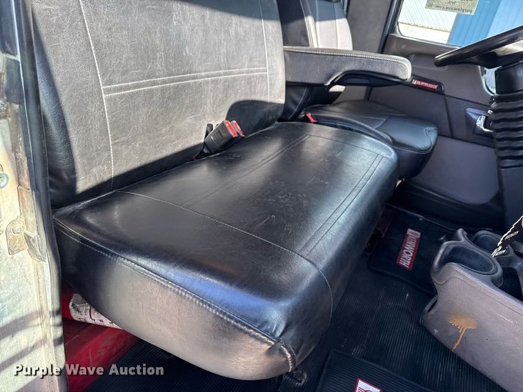 image for item DT0521 2018 Kenworth T270 rollback truck